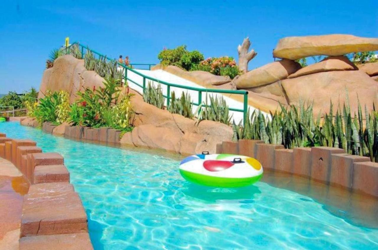 Piazza E Acesso Gratuito Ao Clube Acqua Park Diroma *